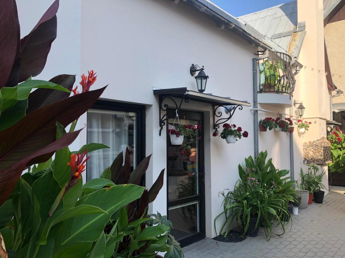 Guest House Nika - Cottages And Rooms In The Heart Of Palanga City Center מראה חיצוני תמונה