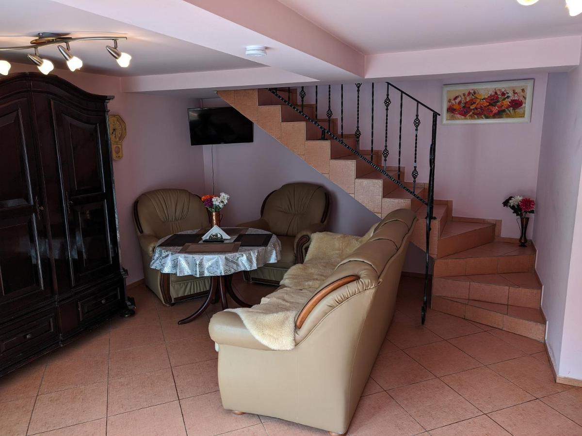 Guest House Nika - Cottages And Rooms In The Heart Of Palanga City Center מראה חיצוני תמונה