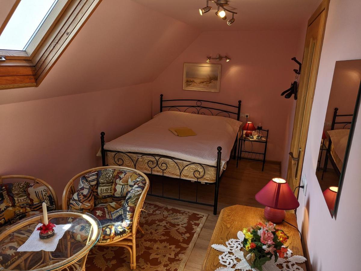 Guest House Nika - Cottages And Rooms In The Heart Of Palanga City Center מראה חיצוני תמונה