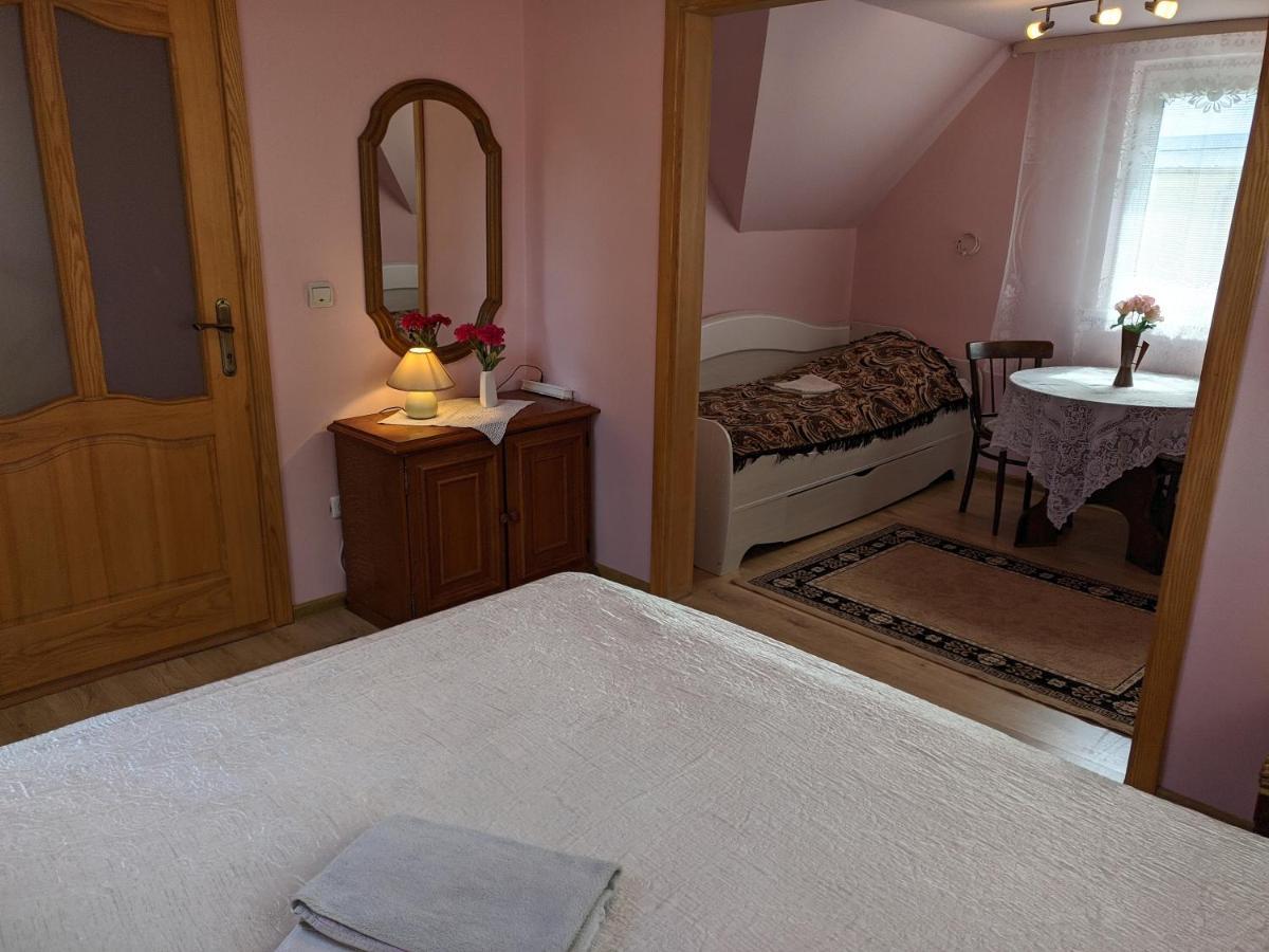 Guest House Nika - Cottages And Rooms In The Heart Of Palanga City Center מראה חיצוני תמונה