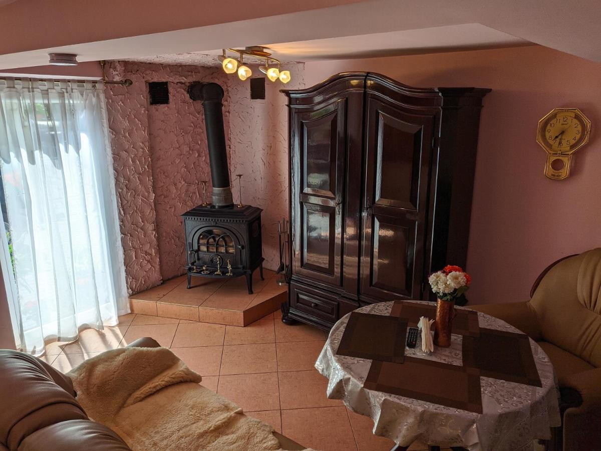 Guest House Nika - Cottages And Rooms In The Heart Of Palanga City Center מראה חיצוני תמונה